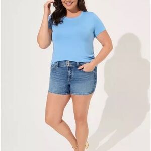 Torrid SIZE 6 super soft perfect crew tee